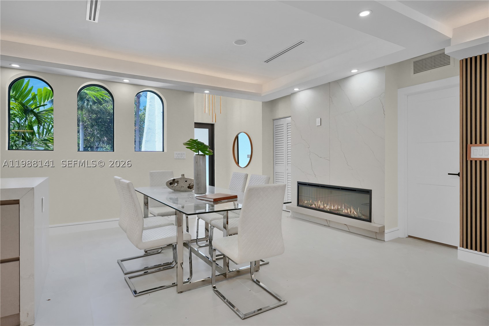 HOLLYWOOD LAKES SECTION - Residential