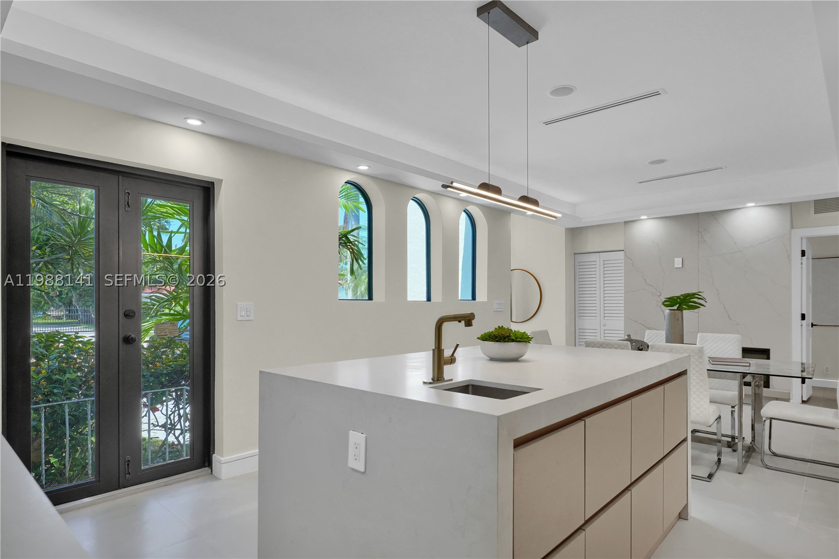 HOLLYWOOD LAKES SECTION - Residential