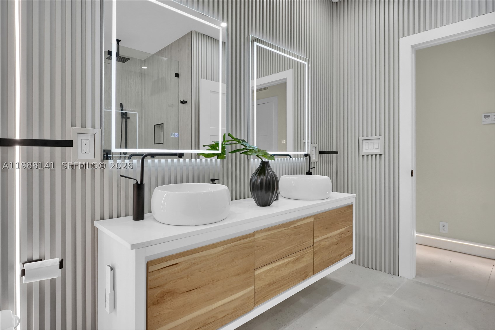 HOLLYWOOD LAKES SECTION - Residential