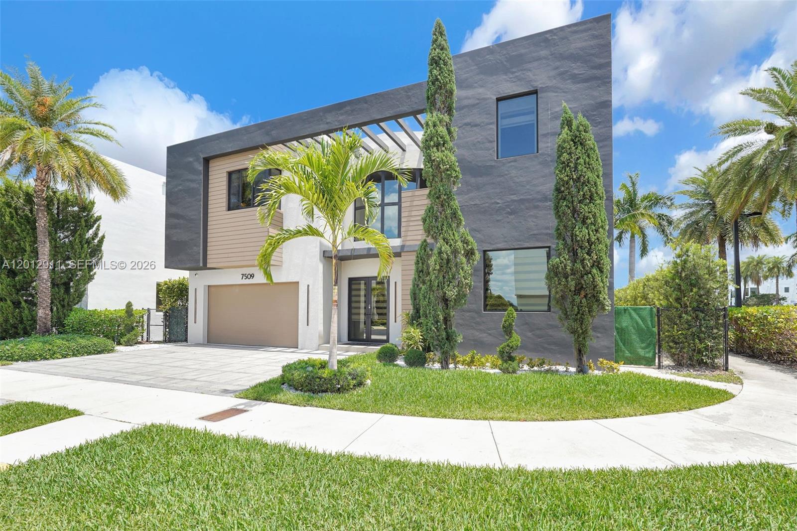 DORAL COMMONS RESIDENTIAL - Residential
