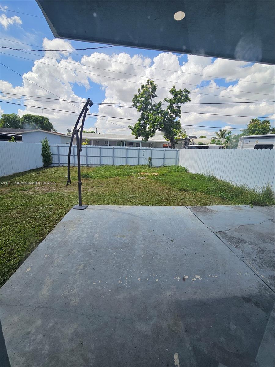 CAROL CITY 3RD ADDN - Residential Lease