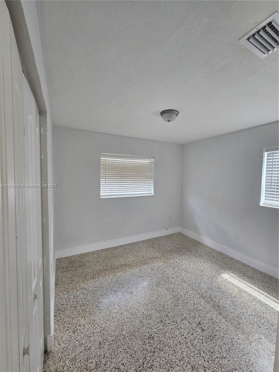 CAROL CITY 3RD ADDN - Residential Lease