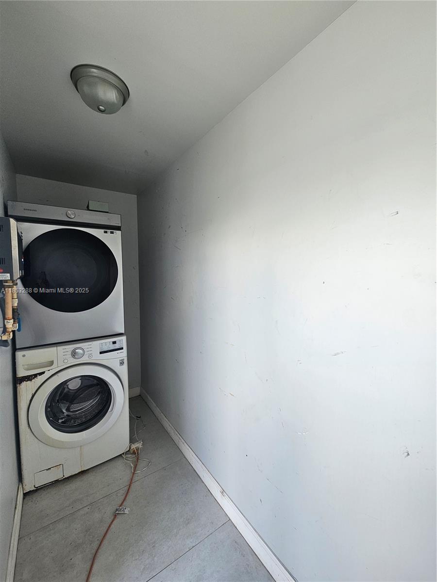 CAROL CITY 3RD ADDN - Residential Lease