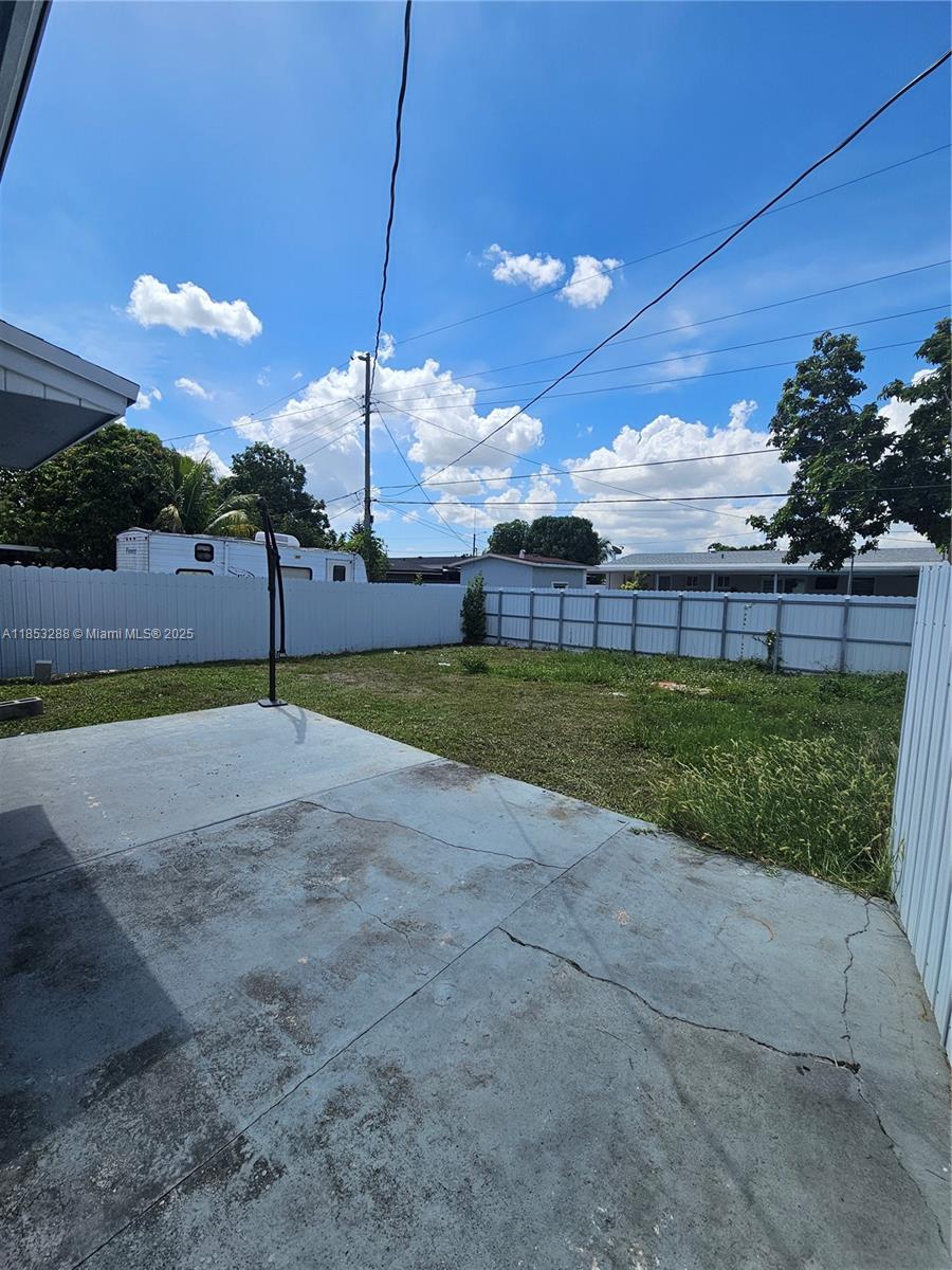 CAROL CITY 3RD ADDN - Residential Lease