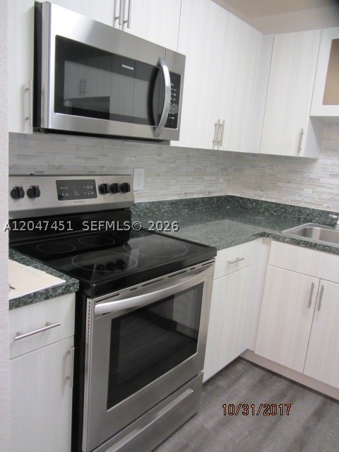 DORAL GARDENS II CONDO - Residential Lease