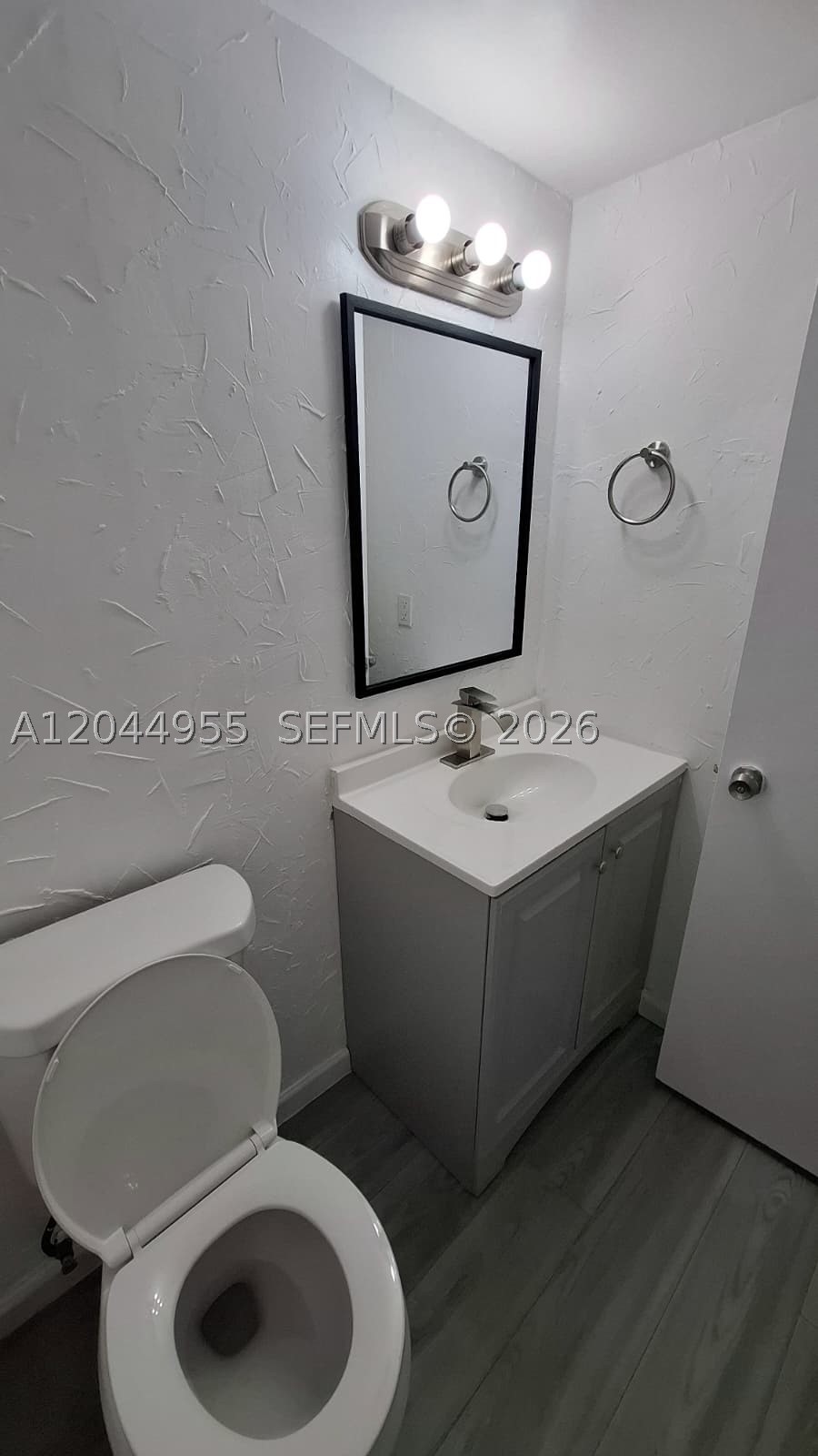 CRESTVIEW TOWERS CONDO - Residential Lease