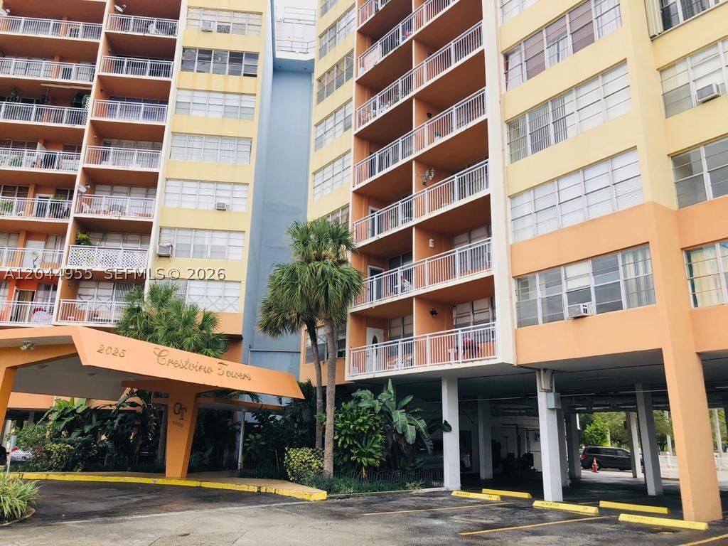 CRESTVIEW TOWERS CONDO - Residential Lease