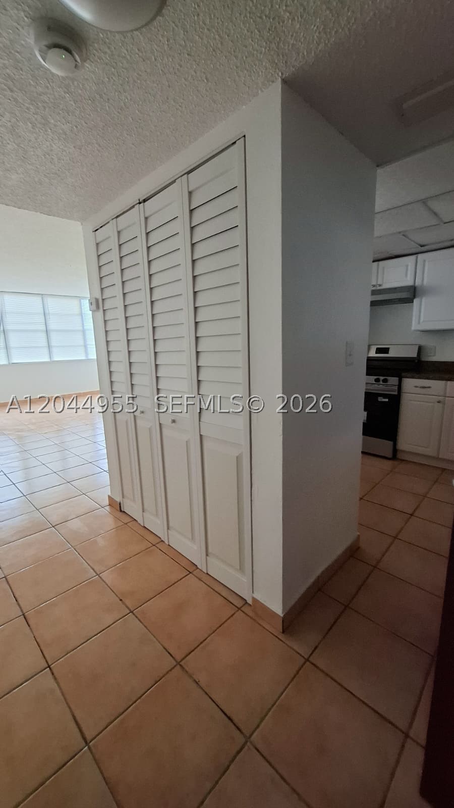 CRESTVIEW TOWERS CONDO - Residential Lease