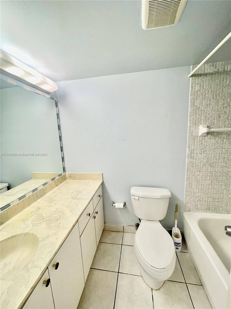 FRENCH VILLAS CONDO - Residential Lease