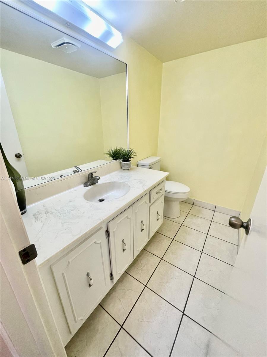 FRENCH VILLAS CONDO - Residential Lease