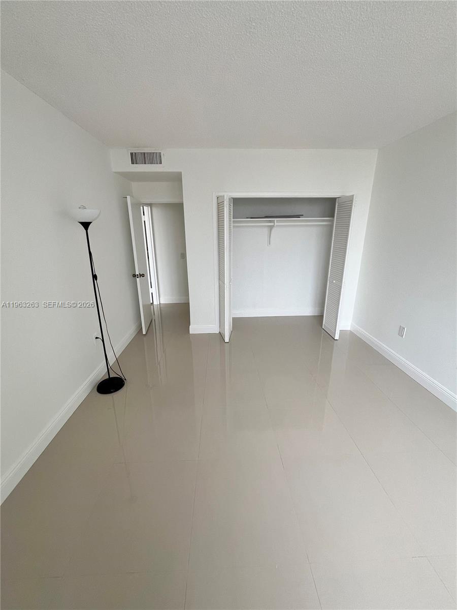 ALEXANDER TOWERS CONDO - Residential