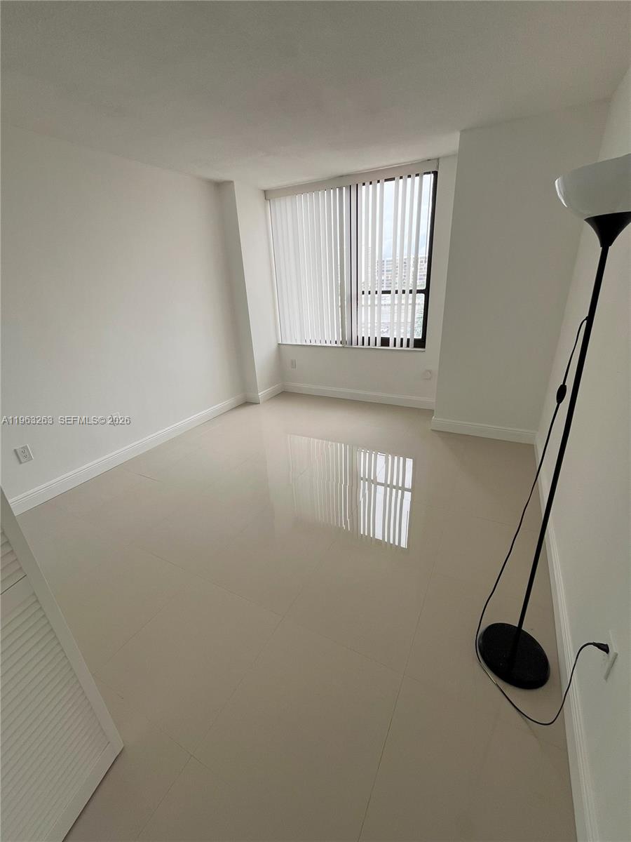 ALEXANDER TOWERS CONDO - Residential