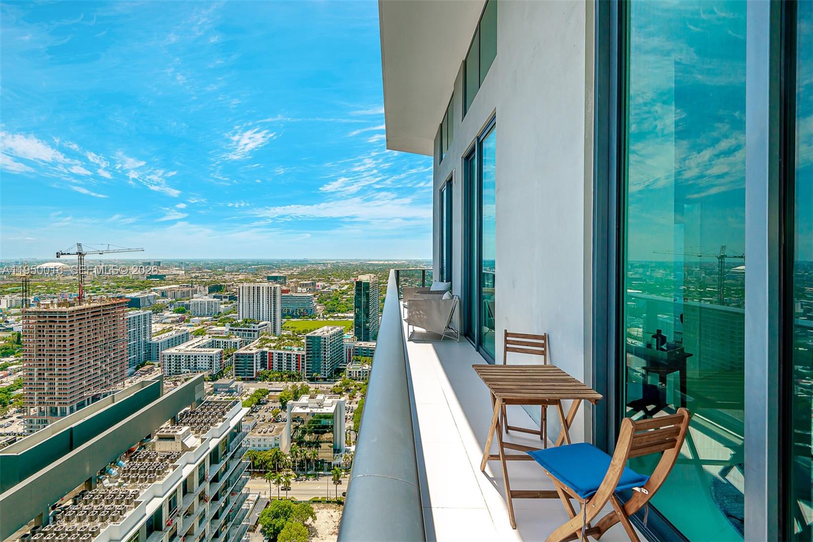 PARAISO BAYVIEWS CONDO - Residential