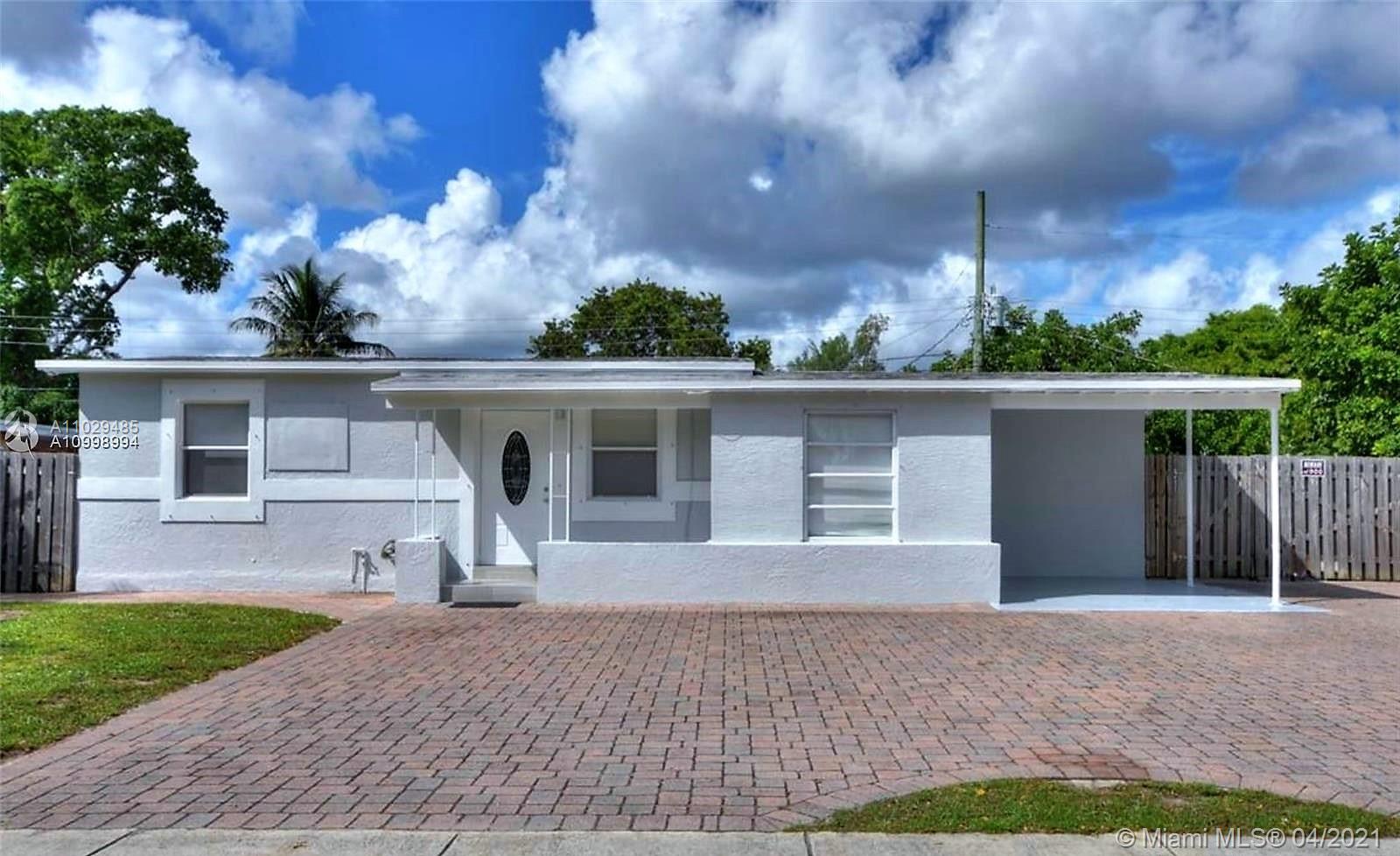 Welcome to this nicely upgraded efficiency, with granite kitchen, full bathroom and closet space. Plus you get backyard access , water & electricity included, and plenty of parking.