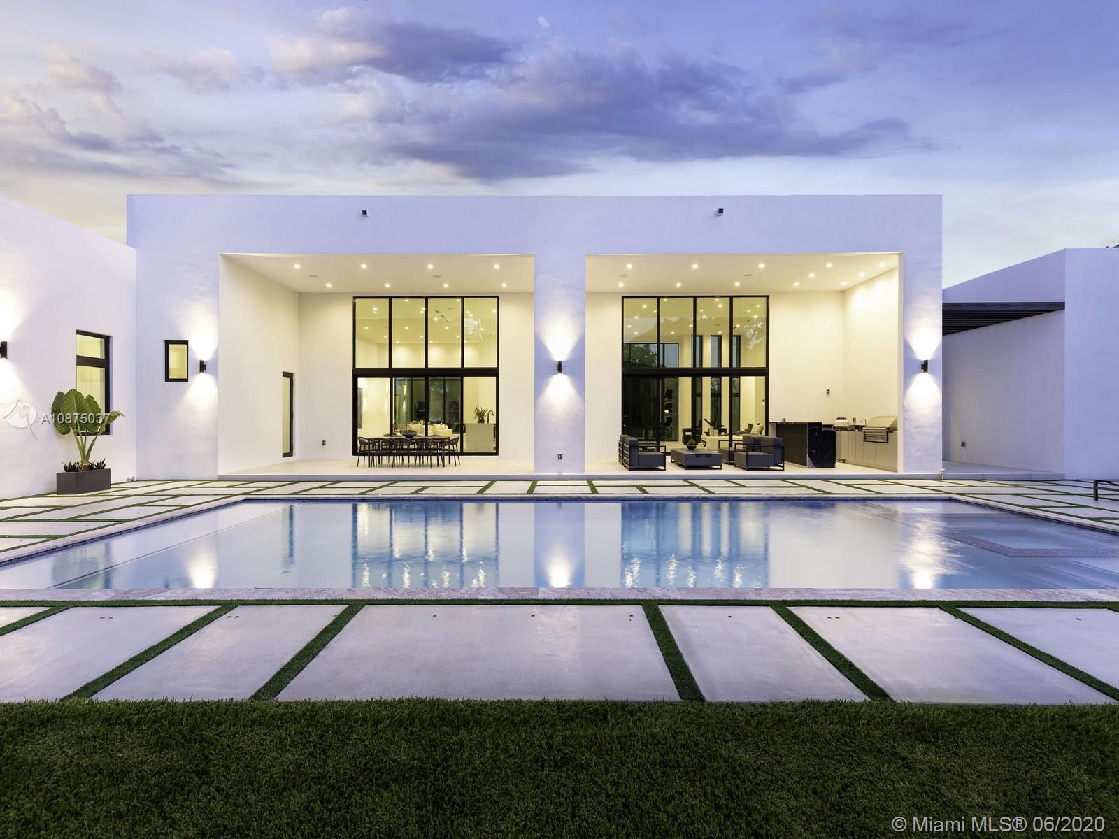 TOWN & RANCH ESTS - Residential