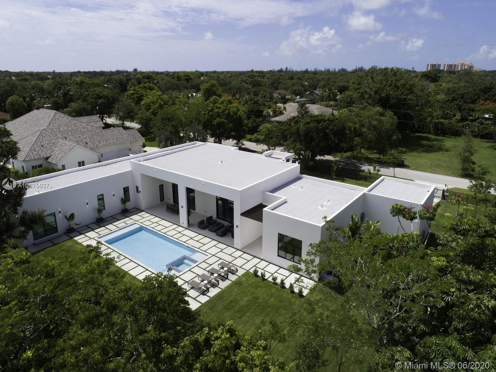 TOWN & RANCH ESTS - Residential