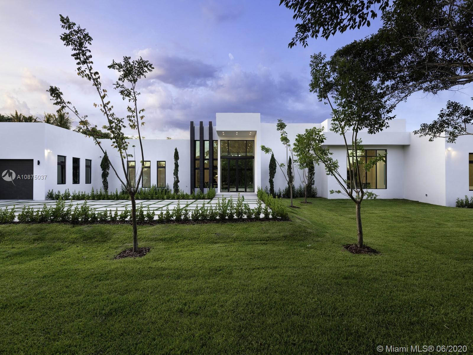 TOWN & RANCH ESTS - Residential