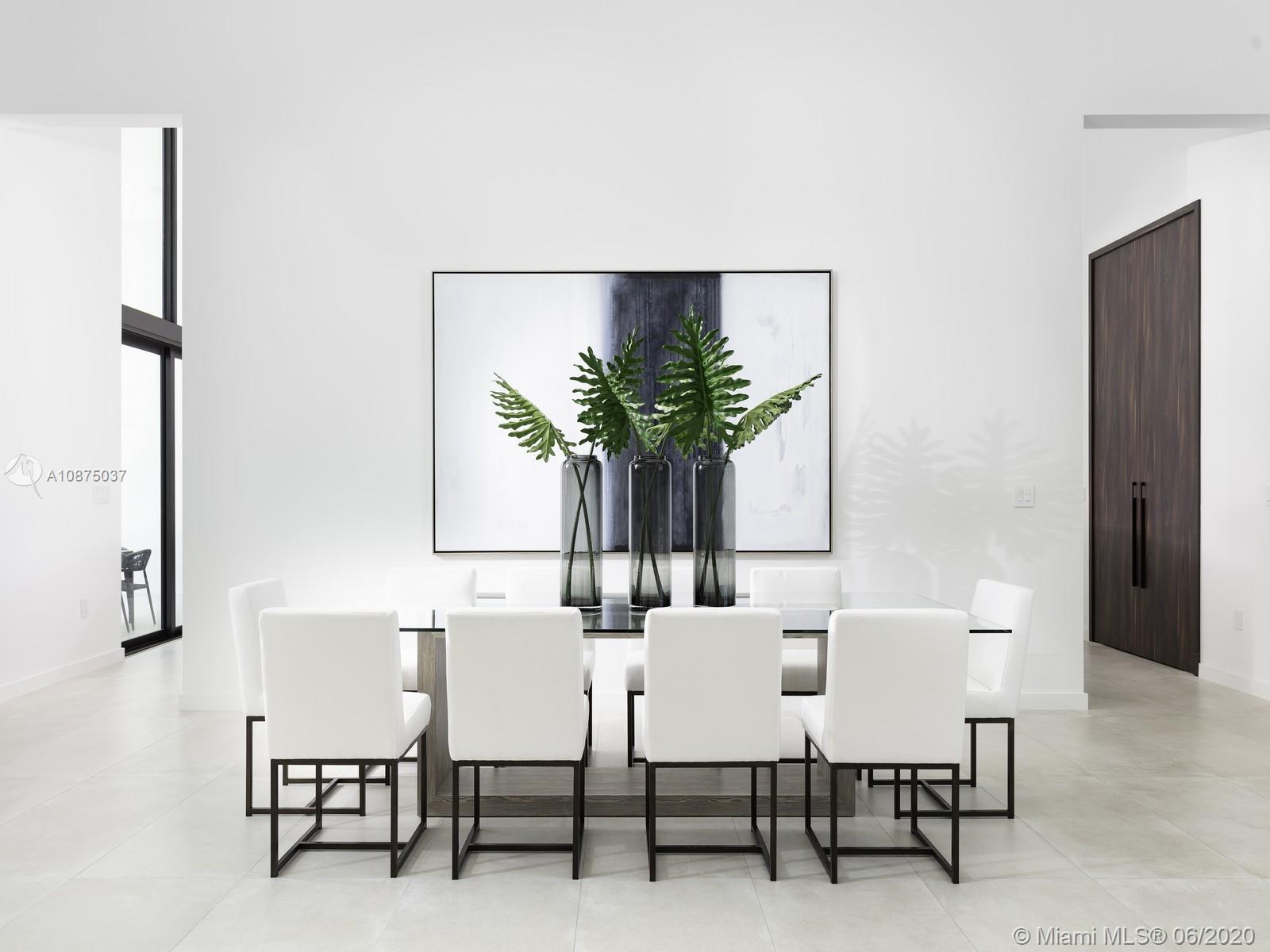 TOWN & RANCH ESTS - Residential