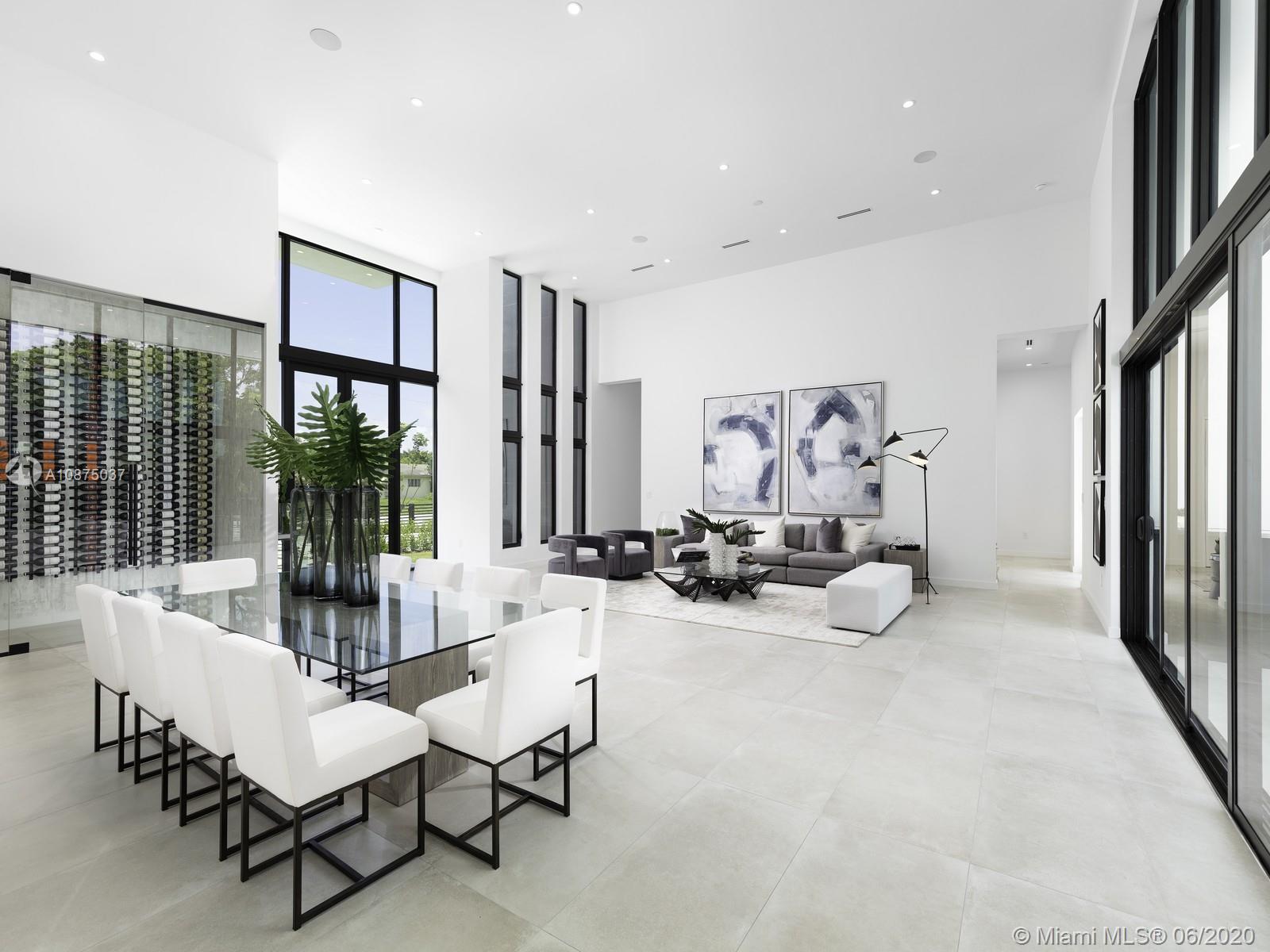 TOWN & RANCH ESTS - Residential