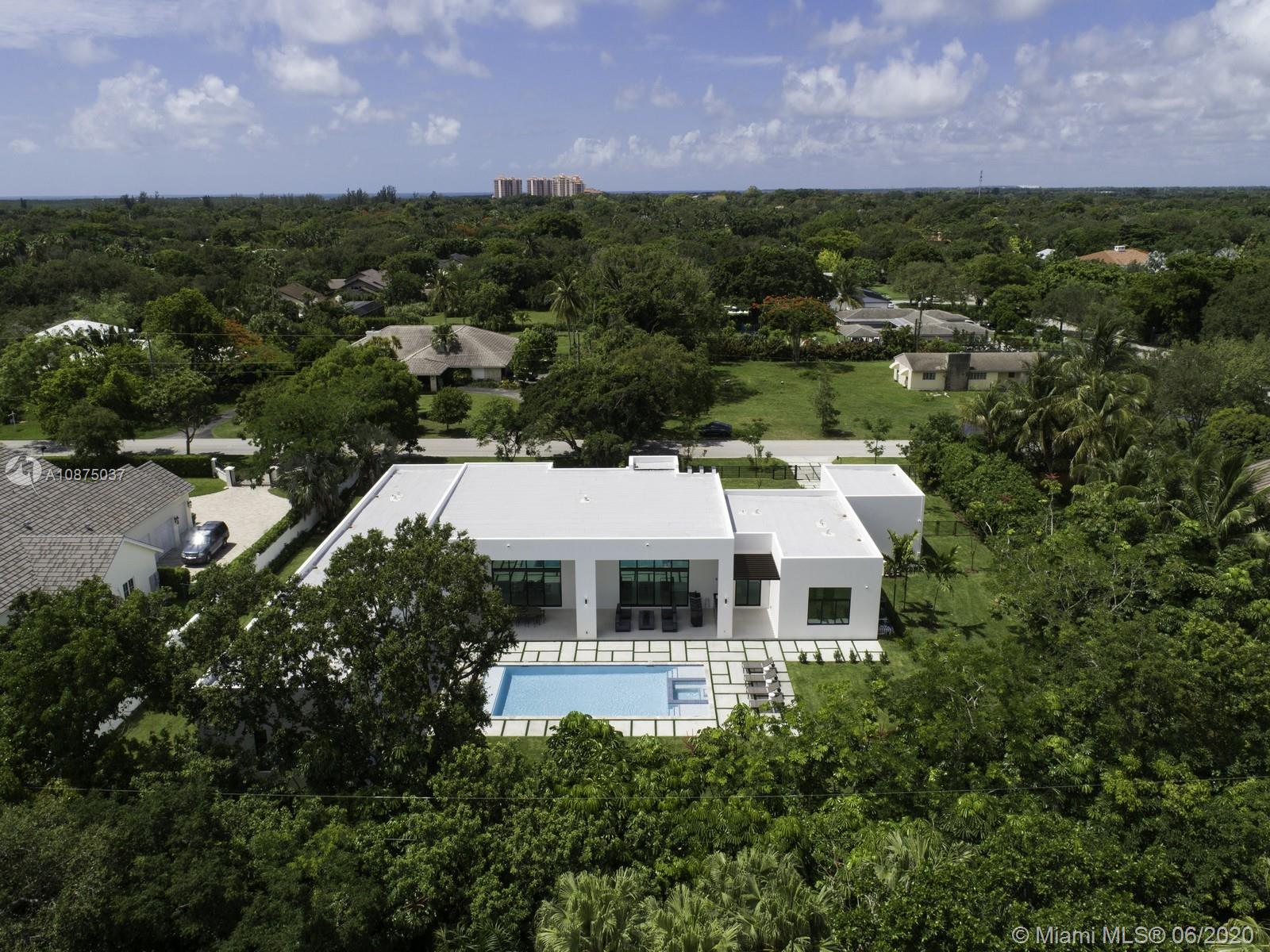 TOWN & RANCH ESTS - Residential