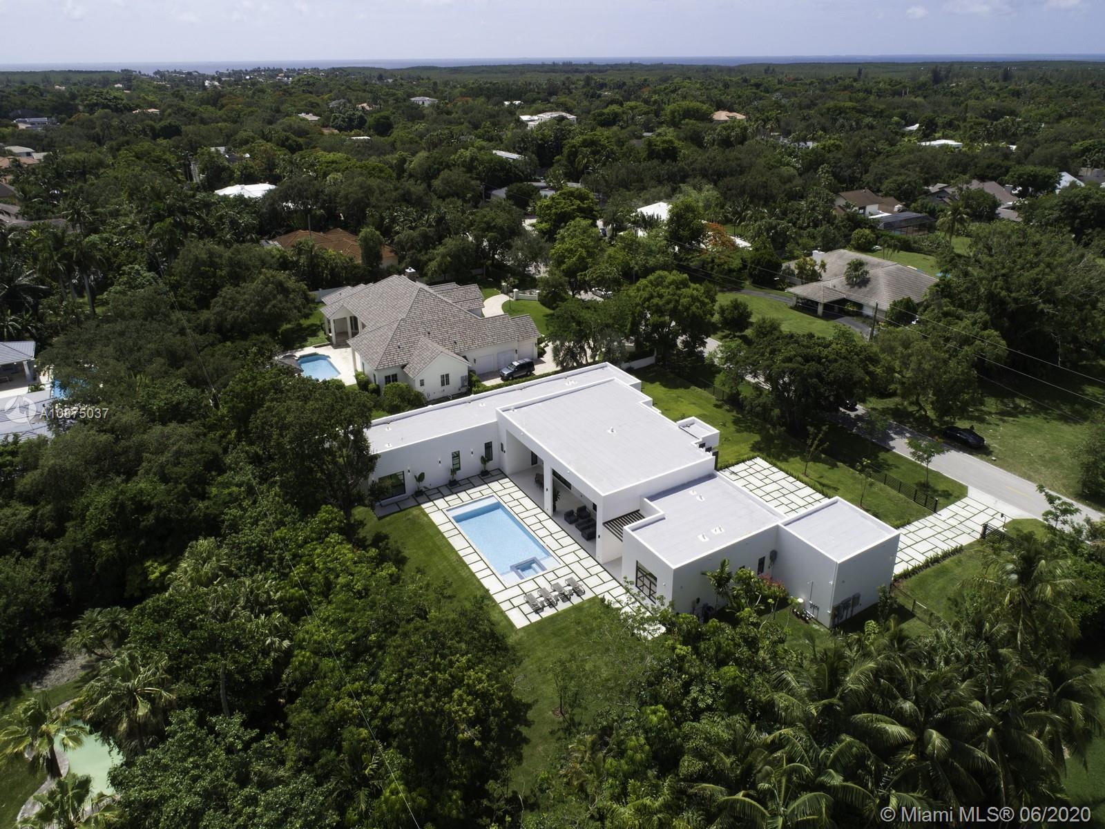 TOWN & RANCH ESTS - Residential