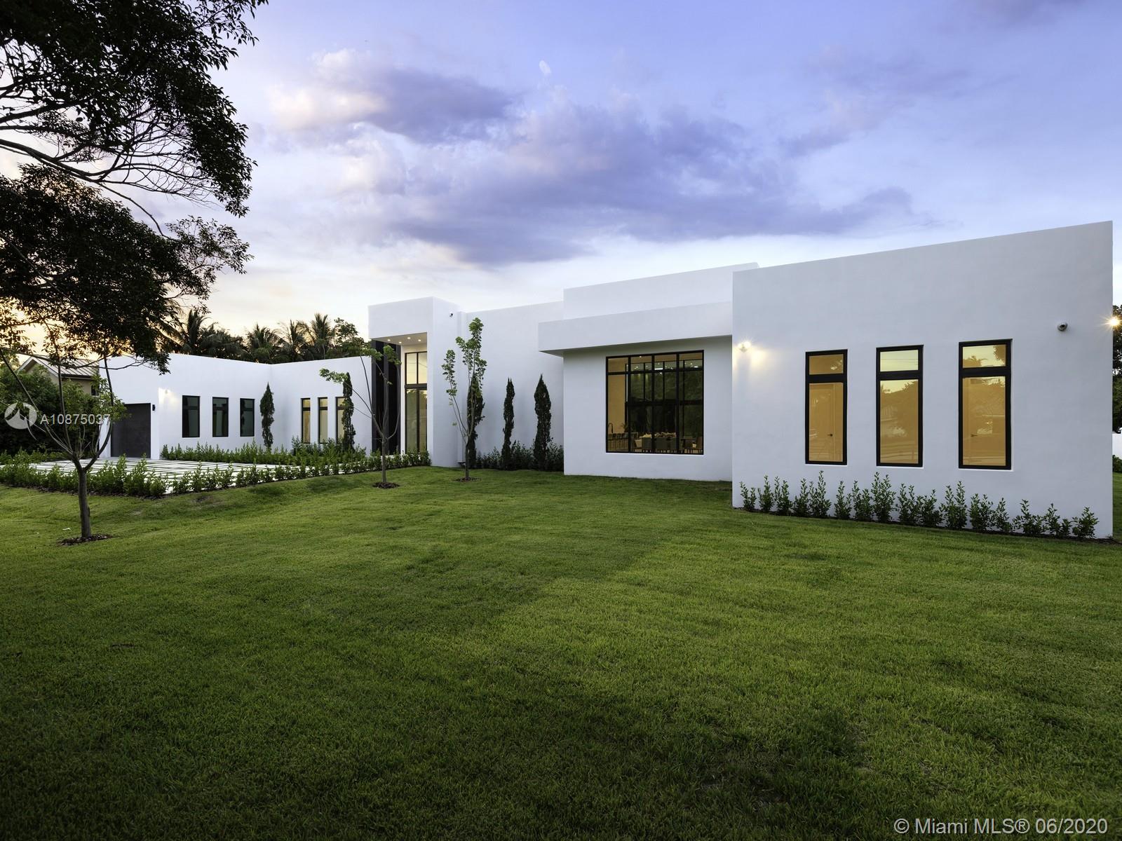 TOWN & RANCH ESTS - Residential