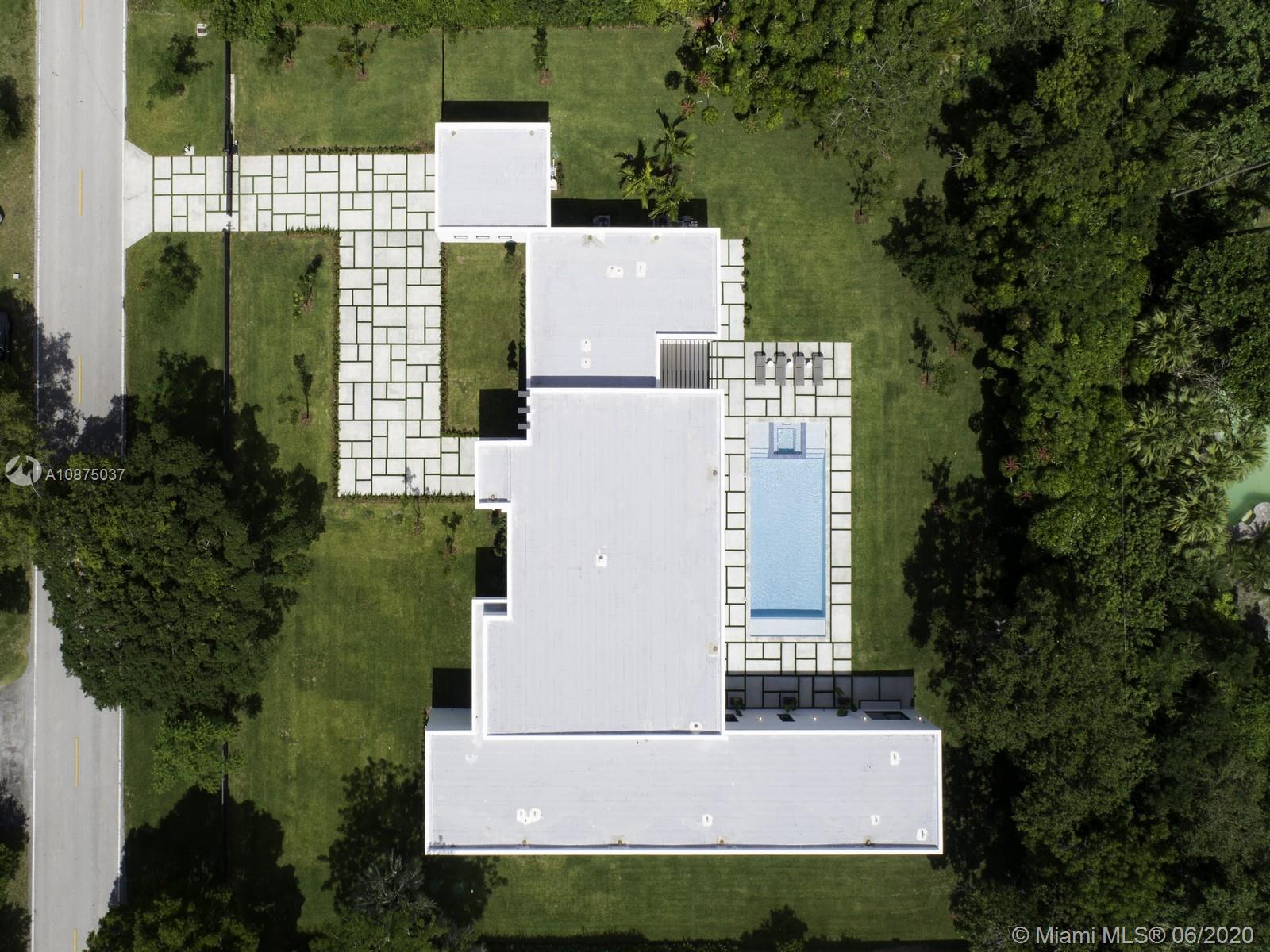 TOWN & RANCH ESTS - Residential