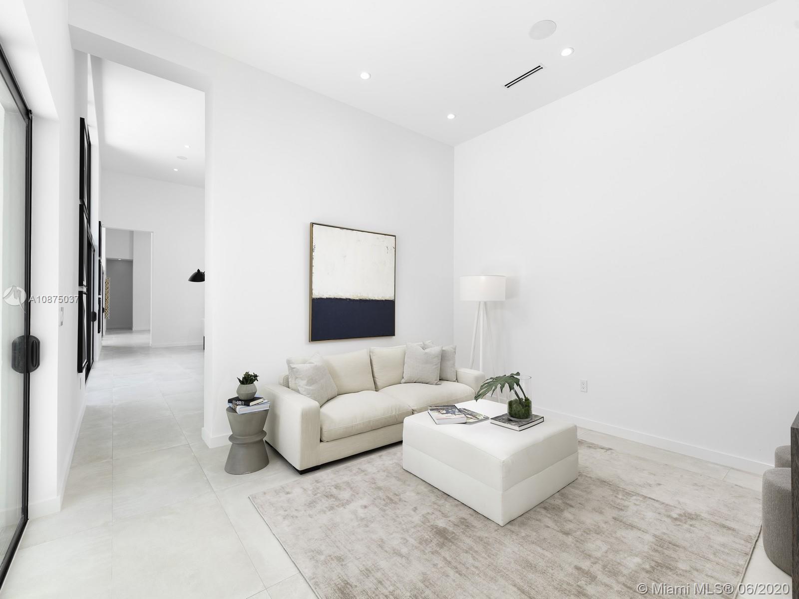 TOWN & RANCH ESTS - Residential