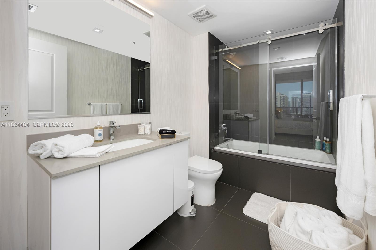 CANVAS CONDO - Residential Lease