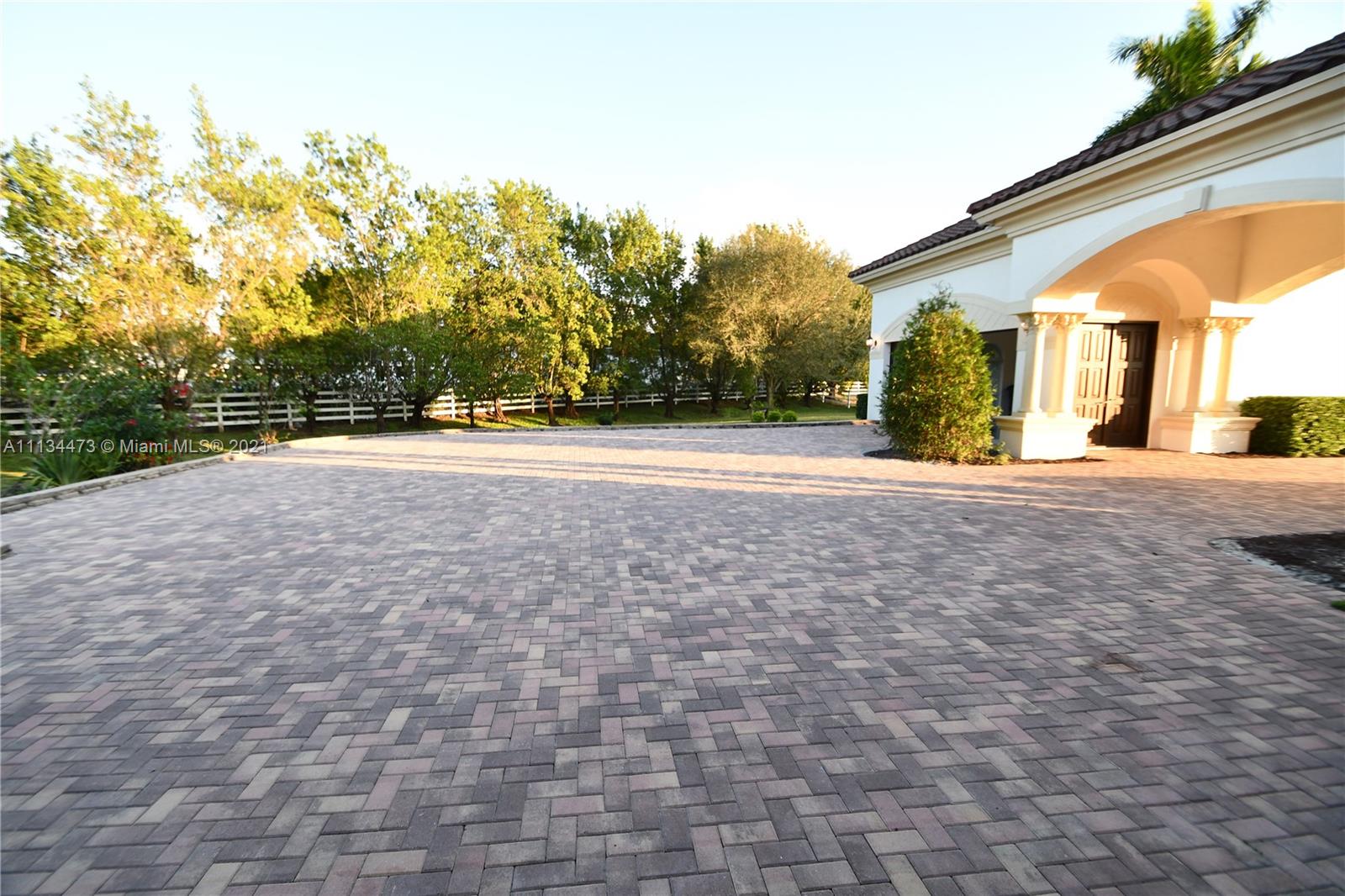 ESTATES AT SUNSHINE RANCH - Residential Lease