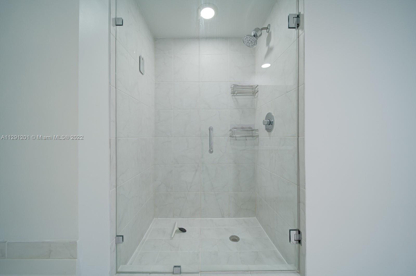 THE PLAZA 901 BRICKELL CO - Residential Lease