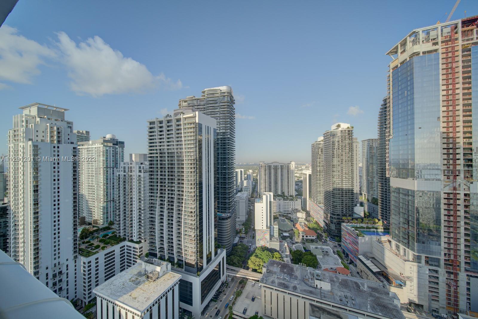 THE PLAZA 901 BRICKELL CO - Residential Lease