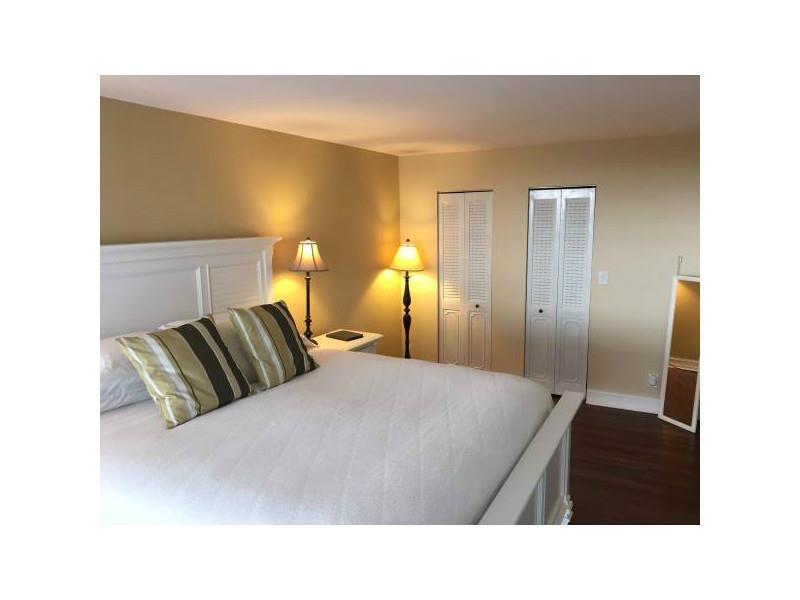 OCEANVIEW PARK CONDO - Residential Lease