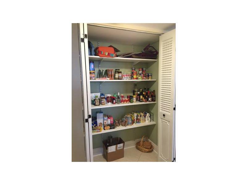 OCEANVIEW PARK CONDO - Residential Lease