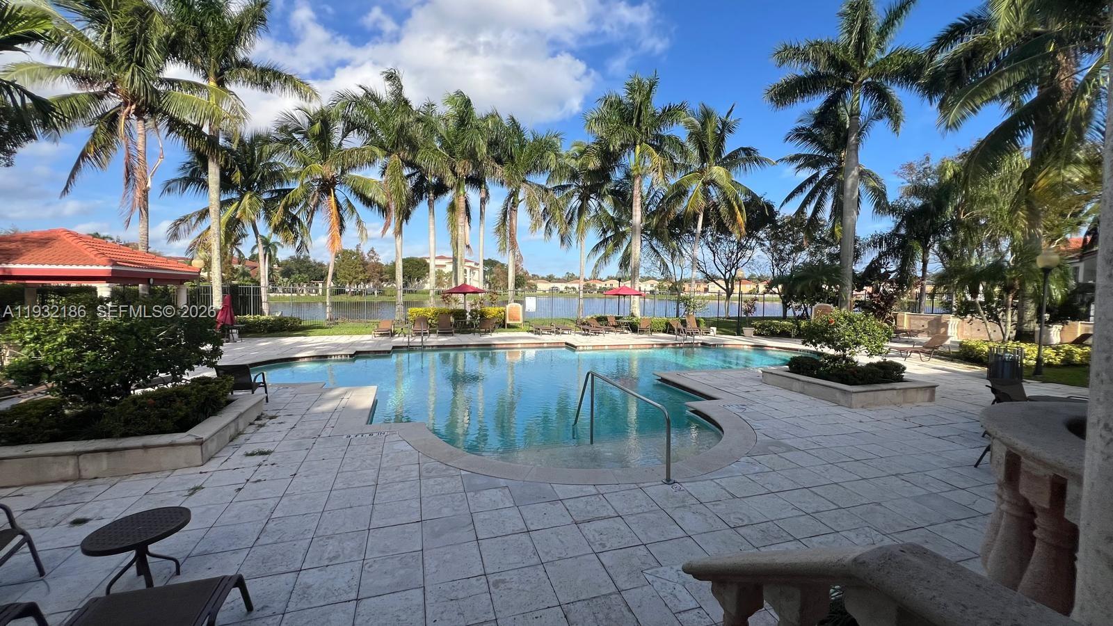 EMERALD ISLE AT LAGUNA LA - Residential