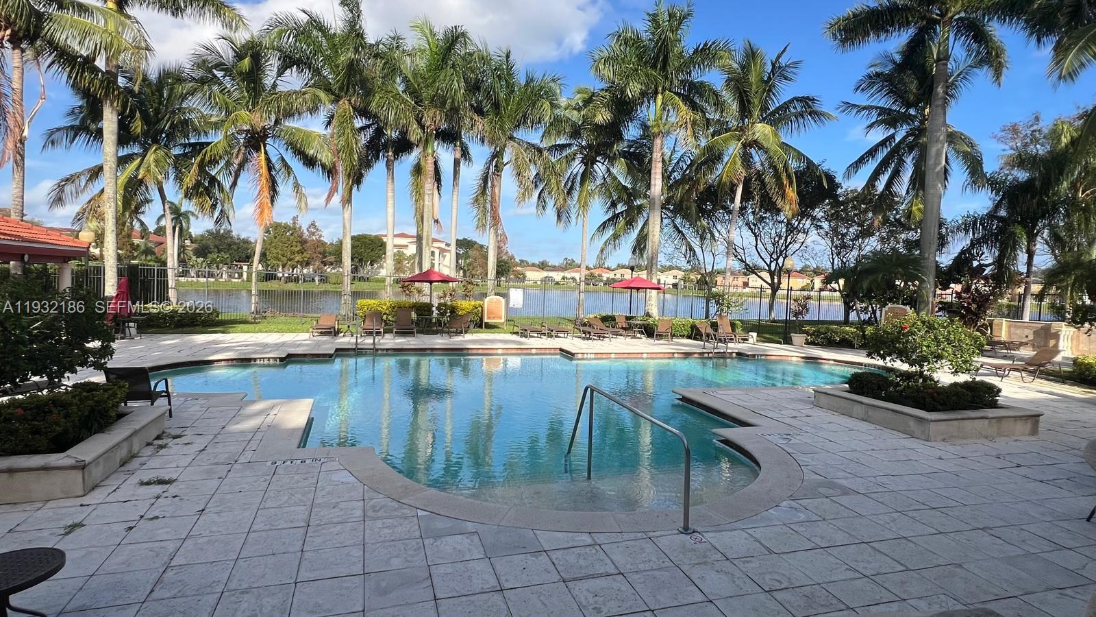 EMERALD ISLE AT LAGUNA LA - Residential