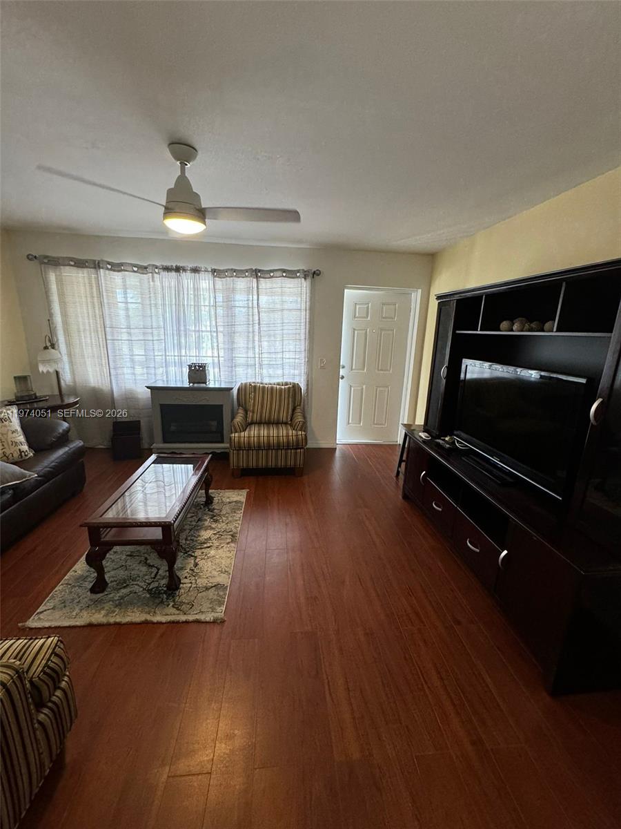 KENT CONDOS - Residential