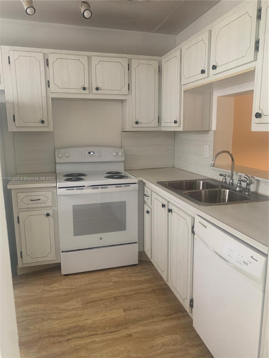 MEADOWBROOK TOWERS CONDO - Residential