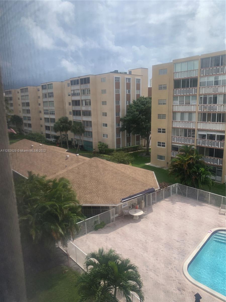 MEADOWBROOK TOWERS CONDO - Residential
