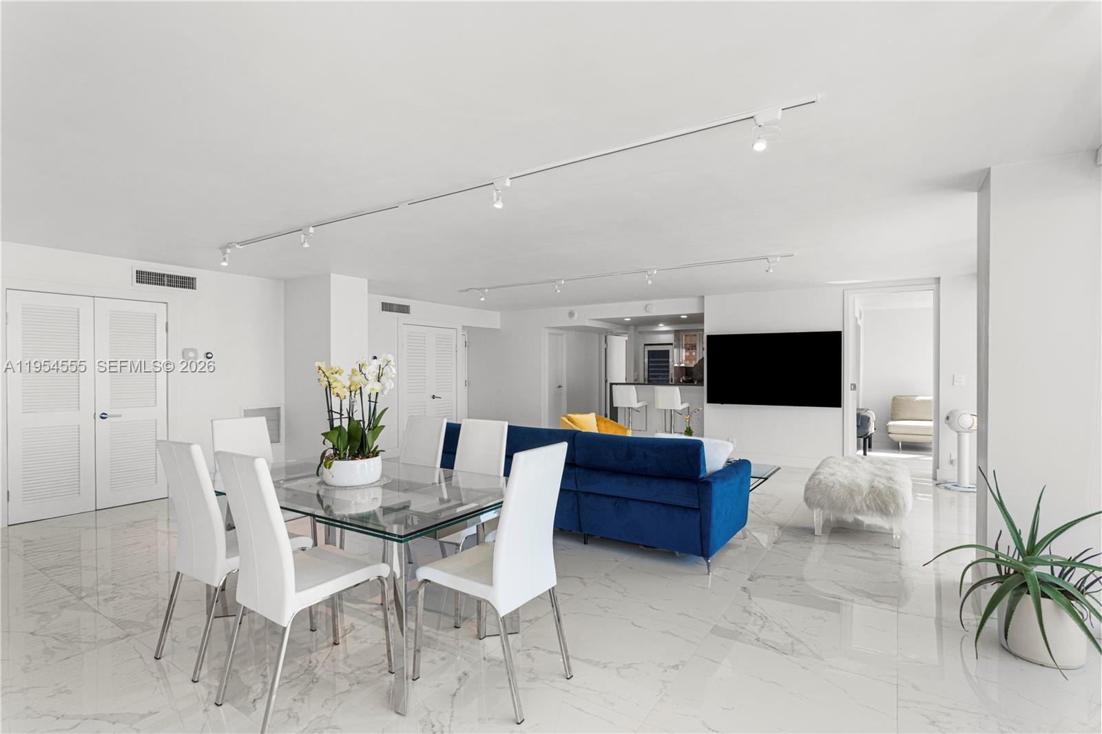 MIRASOL OCEAN TOWERS COND - Residential