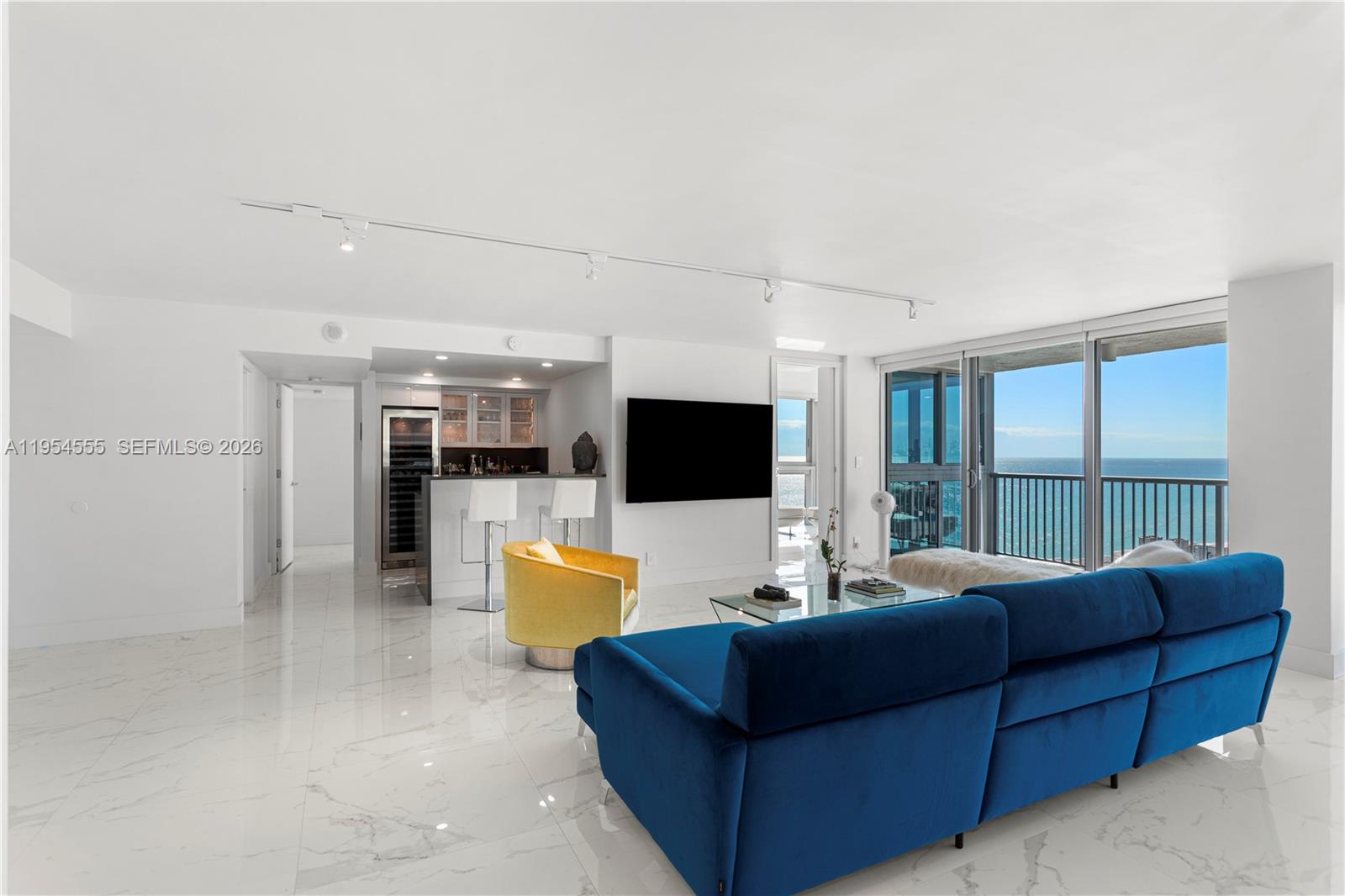 MIRASOL OCEAN TOWERS COND - Residential