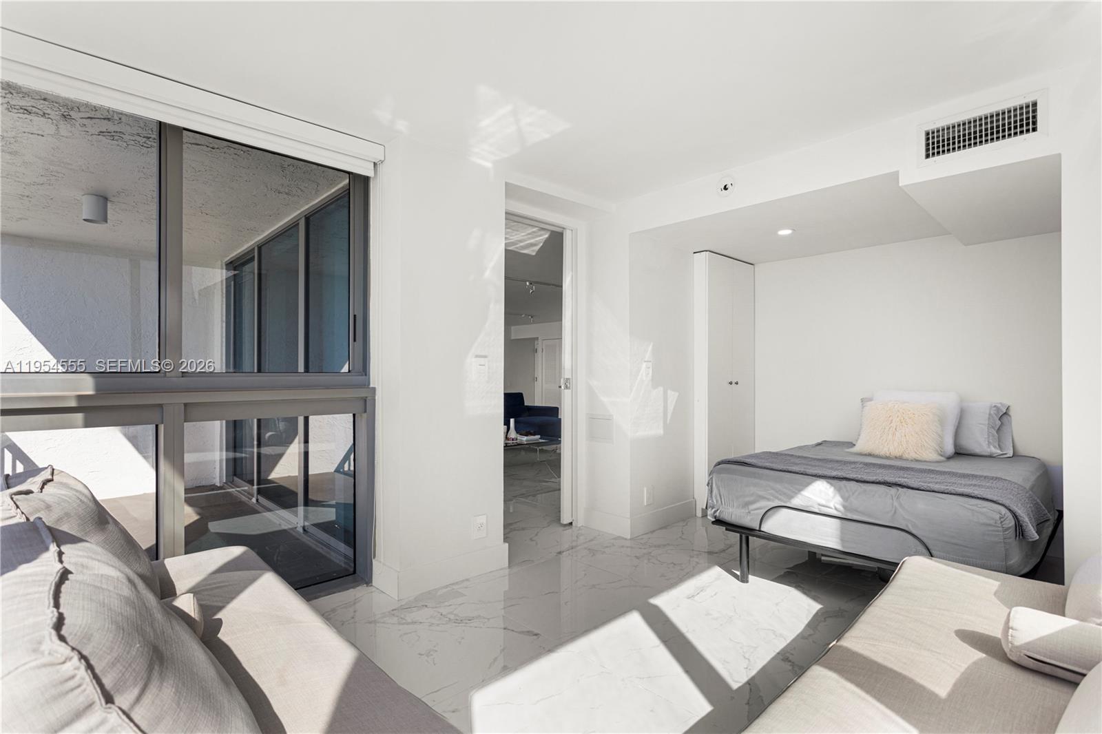 MIRASOL OCEAN TOWERS COND - Residential