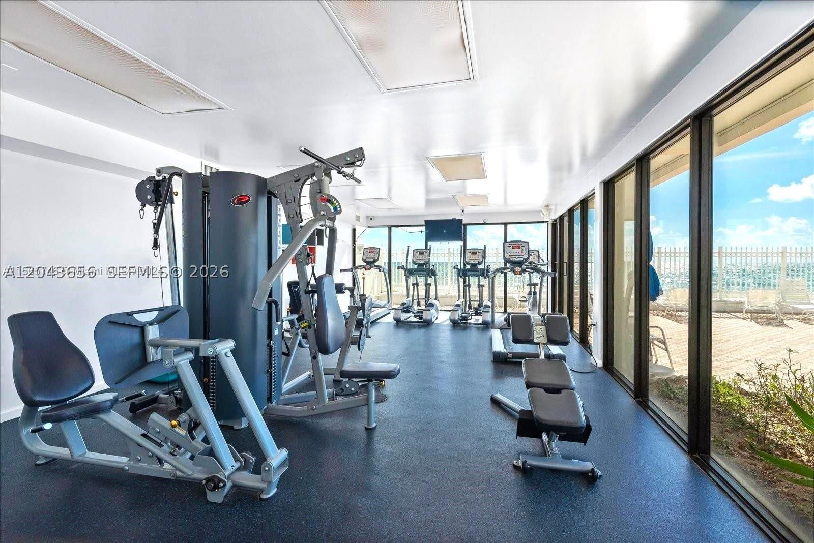 ALEXANDER TOWERS CONDO - Residential