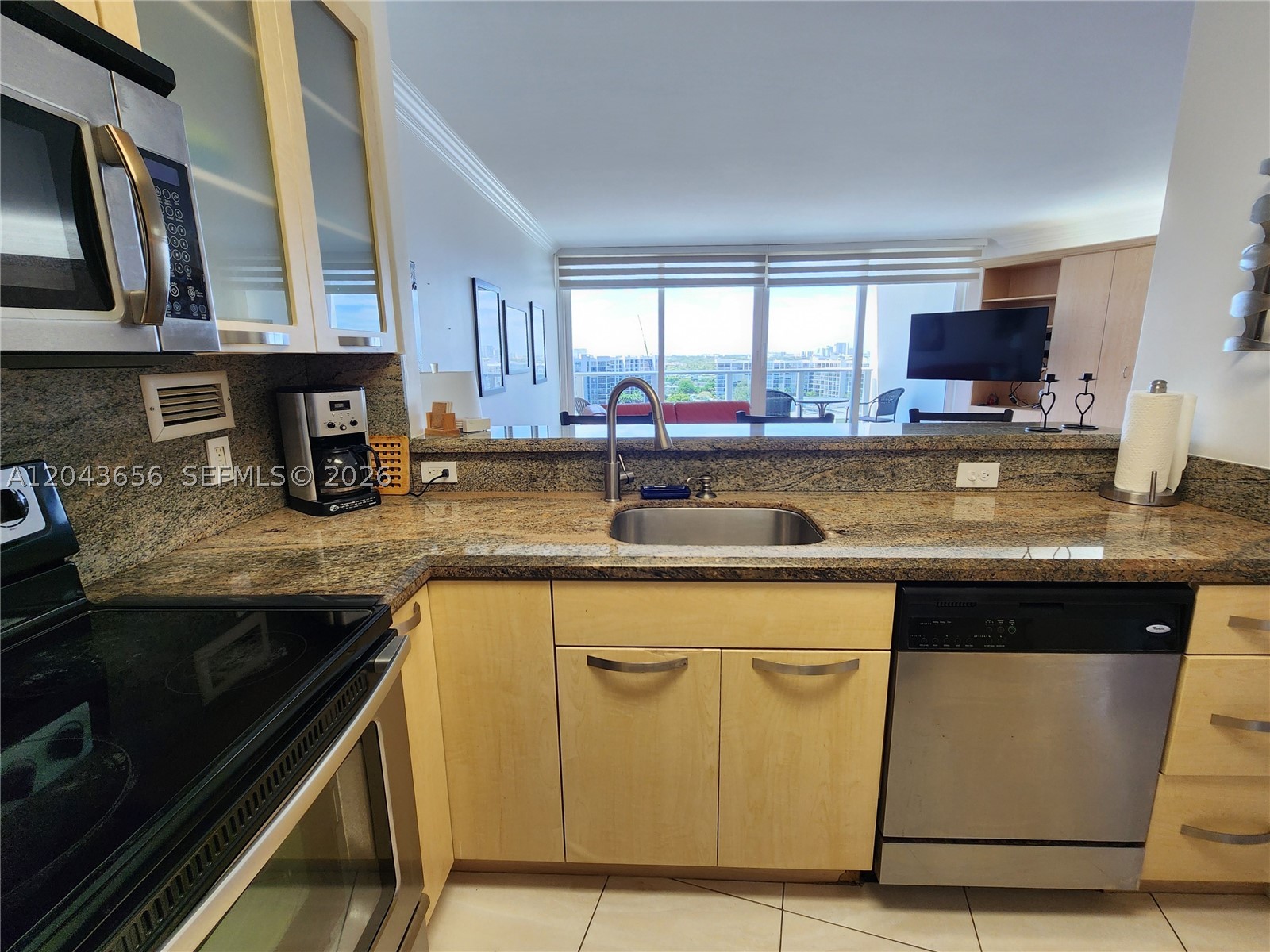 ALEXANDER TOWERS CONDO - Residential
