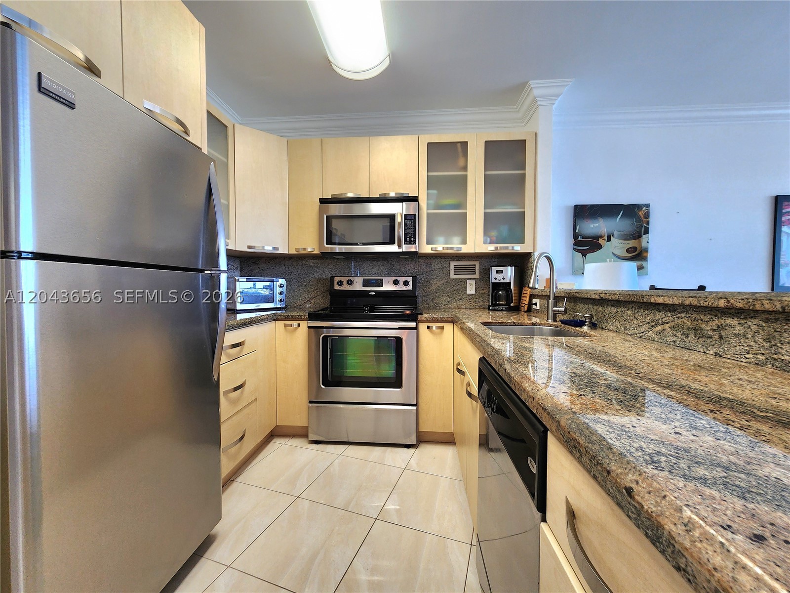 ALEXANDER TOWERS CONDO - Residential