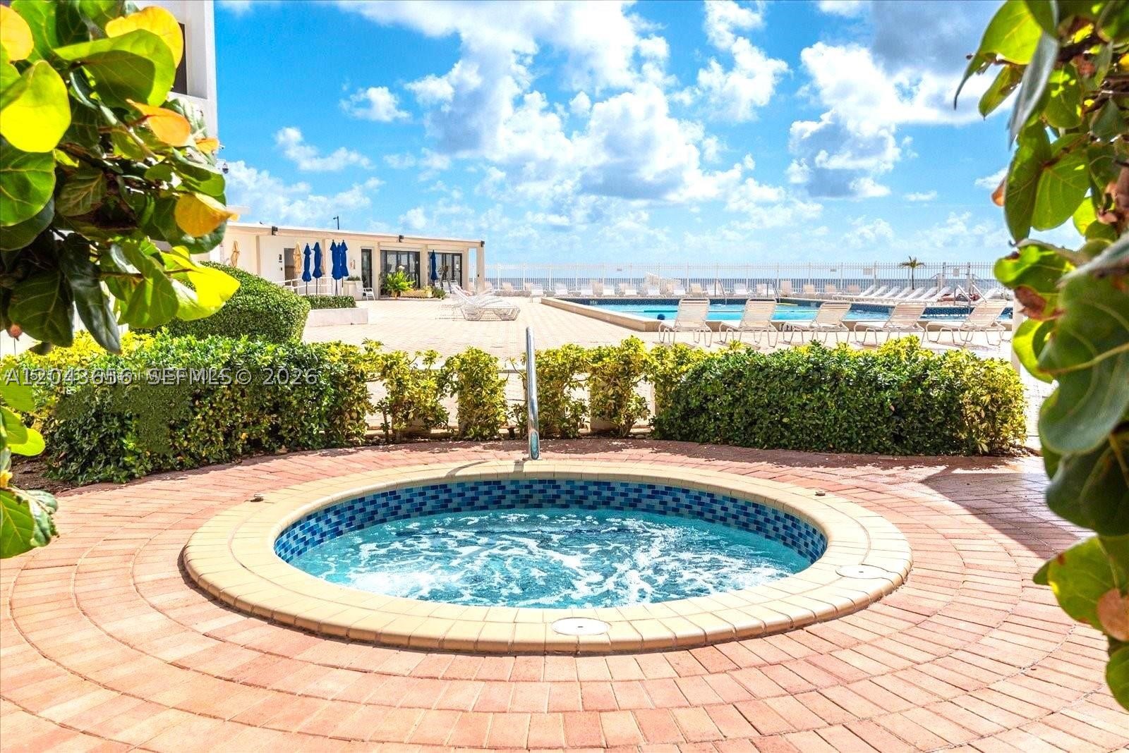 ALEXANDER TOWERS CONDO - Residential