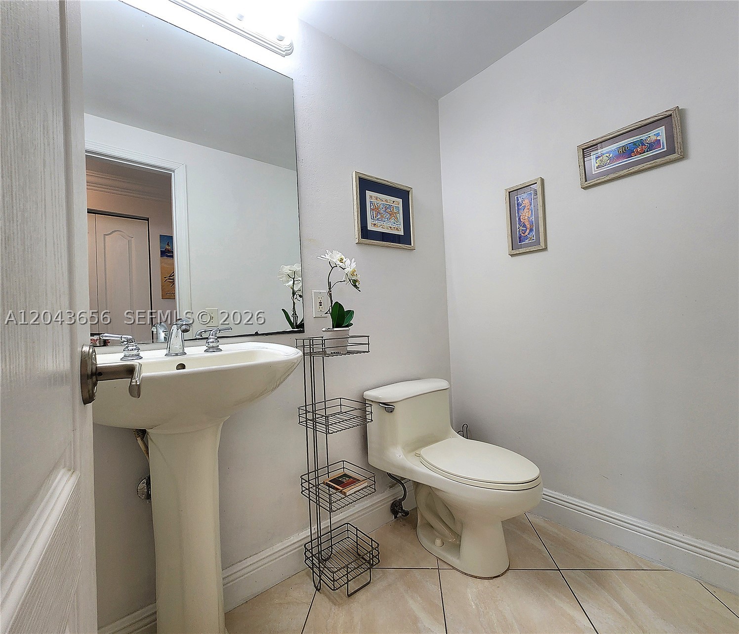 ALEXANDER TOWERS CONDO - Residential