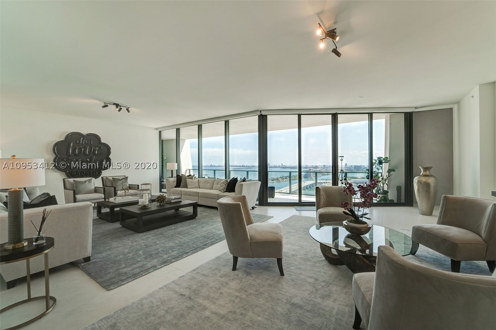ONE THOUSAND MUSEUM CONDO - Residential