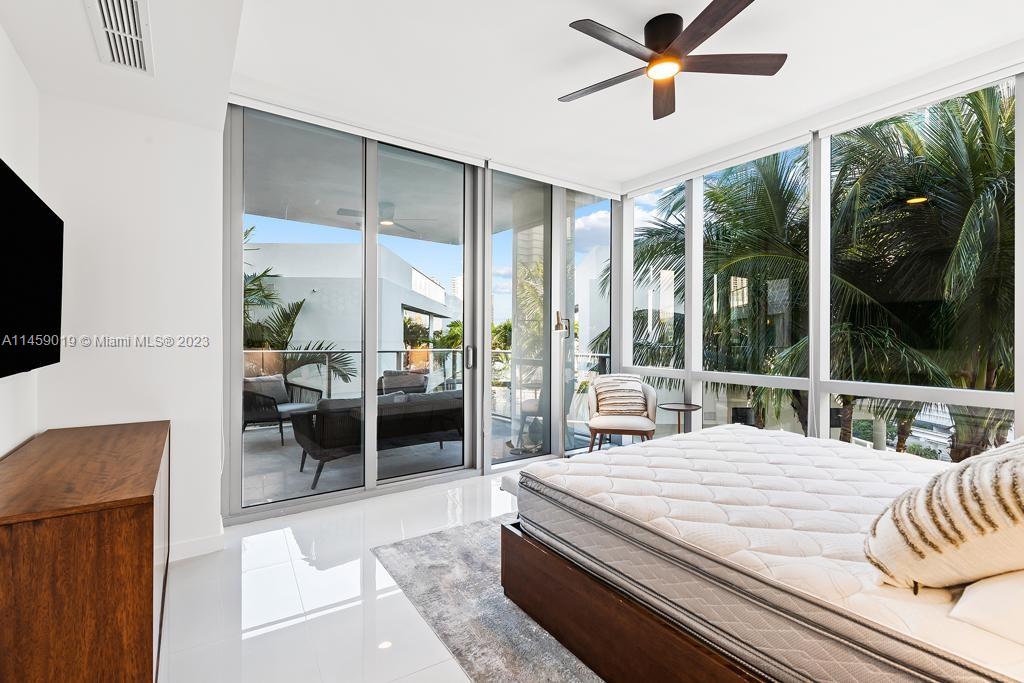 PARAMOUNT MIAMI WORLDCENT - Residential Lease