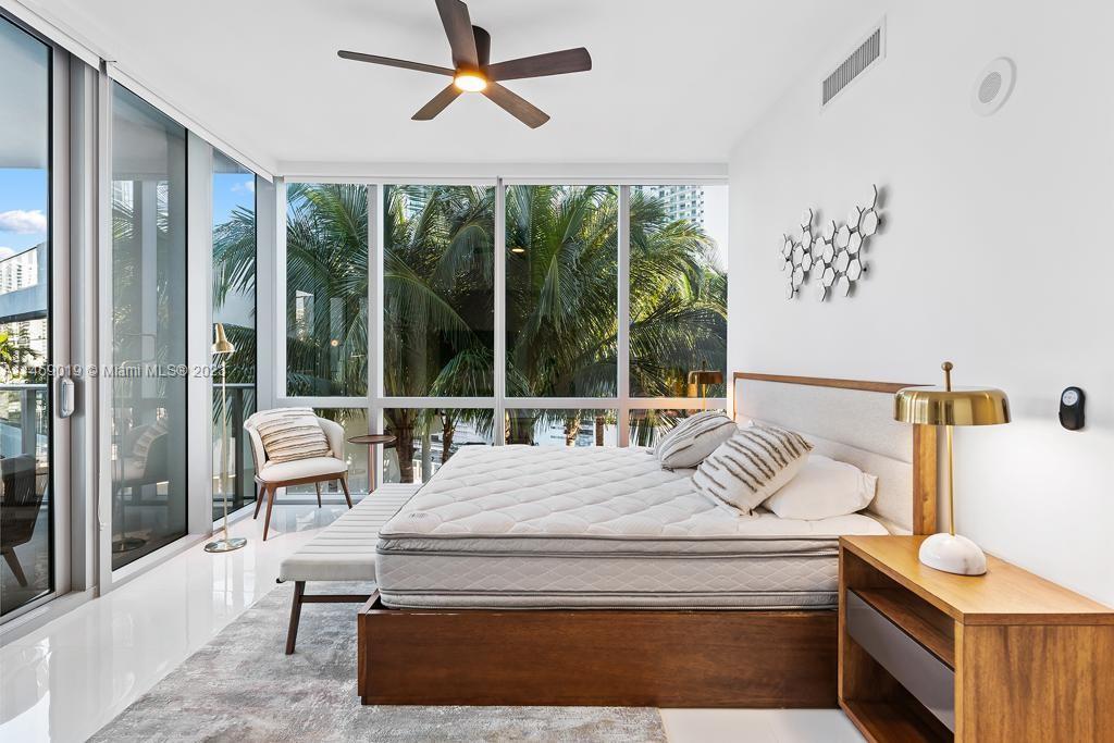 PARAMOUNT MIAMI WORLDCENT - Residential Lease